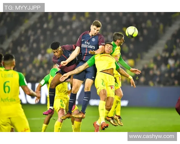 巴黎圣日耳曼队主场战胜尼斯，压哨进球为球队保住三分，坐稳法甲榜首位置